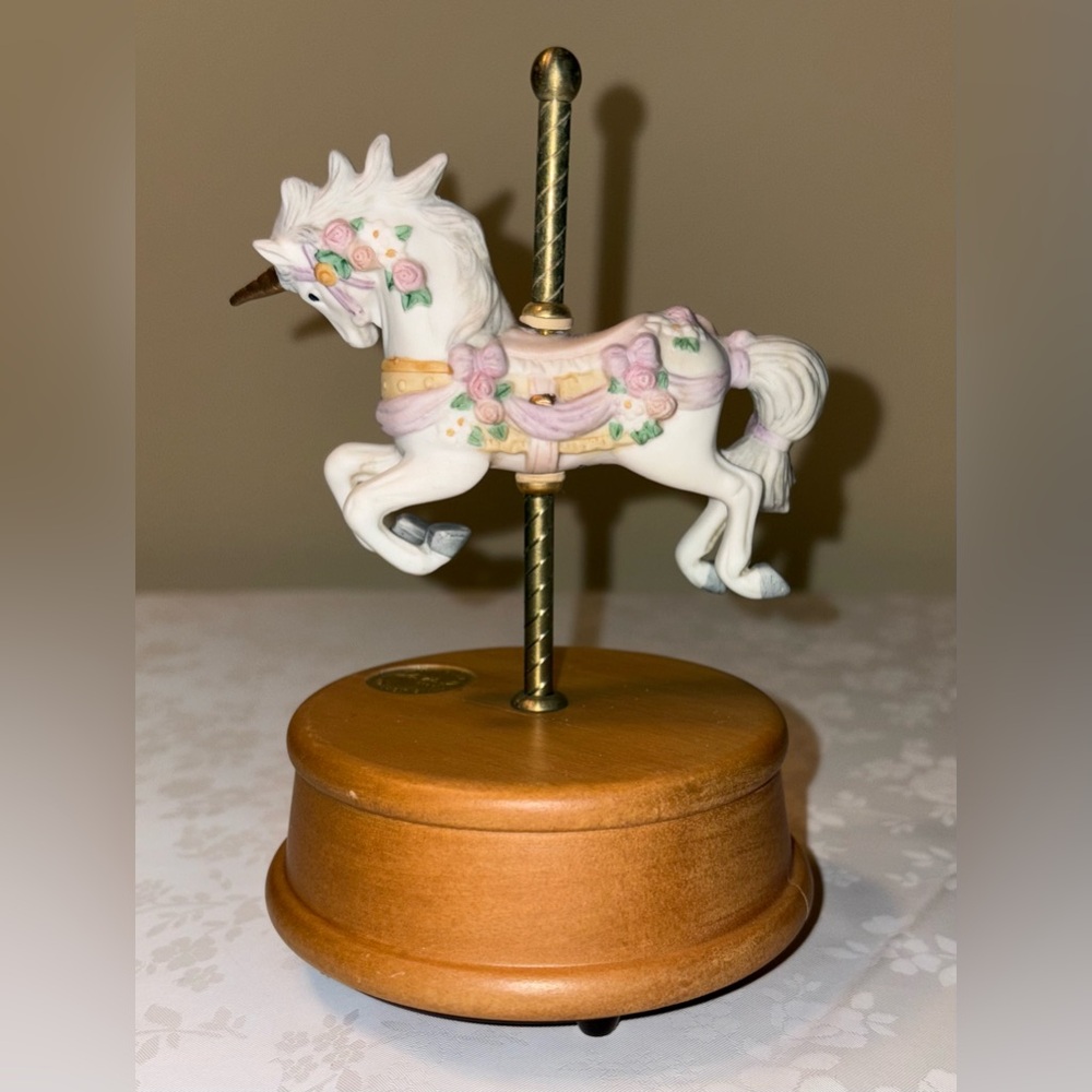 EUC/GUC Ceramic Carousel Unicorn, Musical, Wood Wind-Up Turntable, Vintage